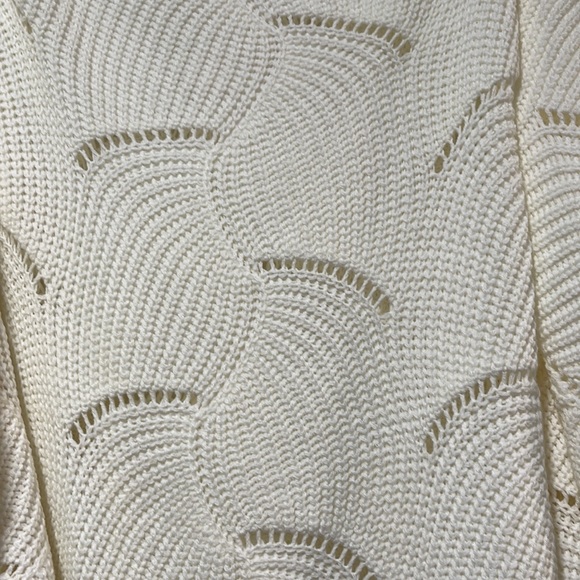 Off white scalloped sweater - Picture 2 of 4